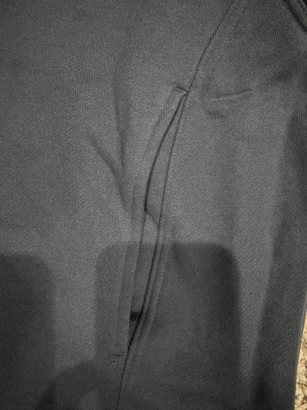 ALO Yoga Hazy Mock Neck Pullover in Anthracite size Medium - Picture 4 of 8
